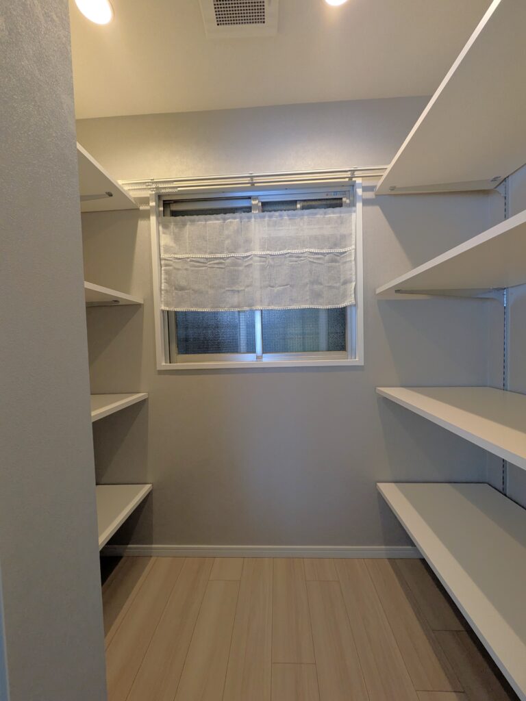 RICW5-2-203パントリー